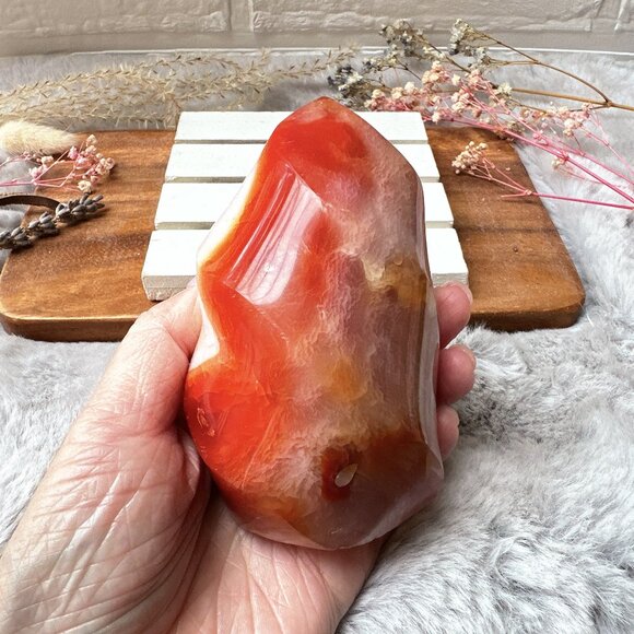Beautiful Carnelian Flame - Picture 3 of 9